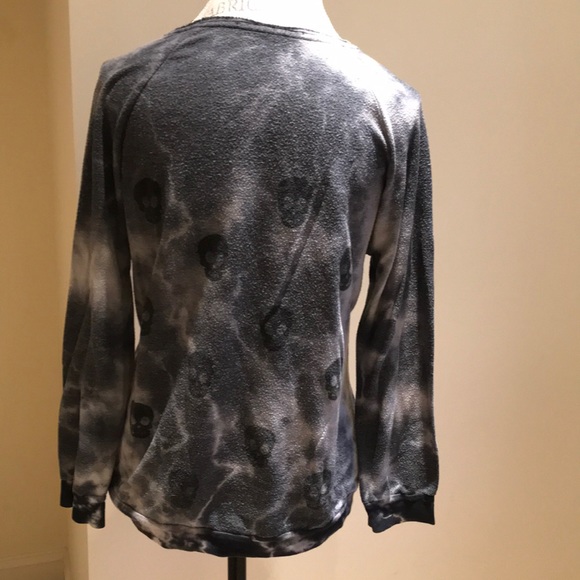 Tie dyed skull top - Picture 3 of 7